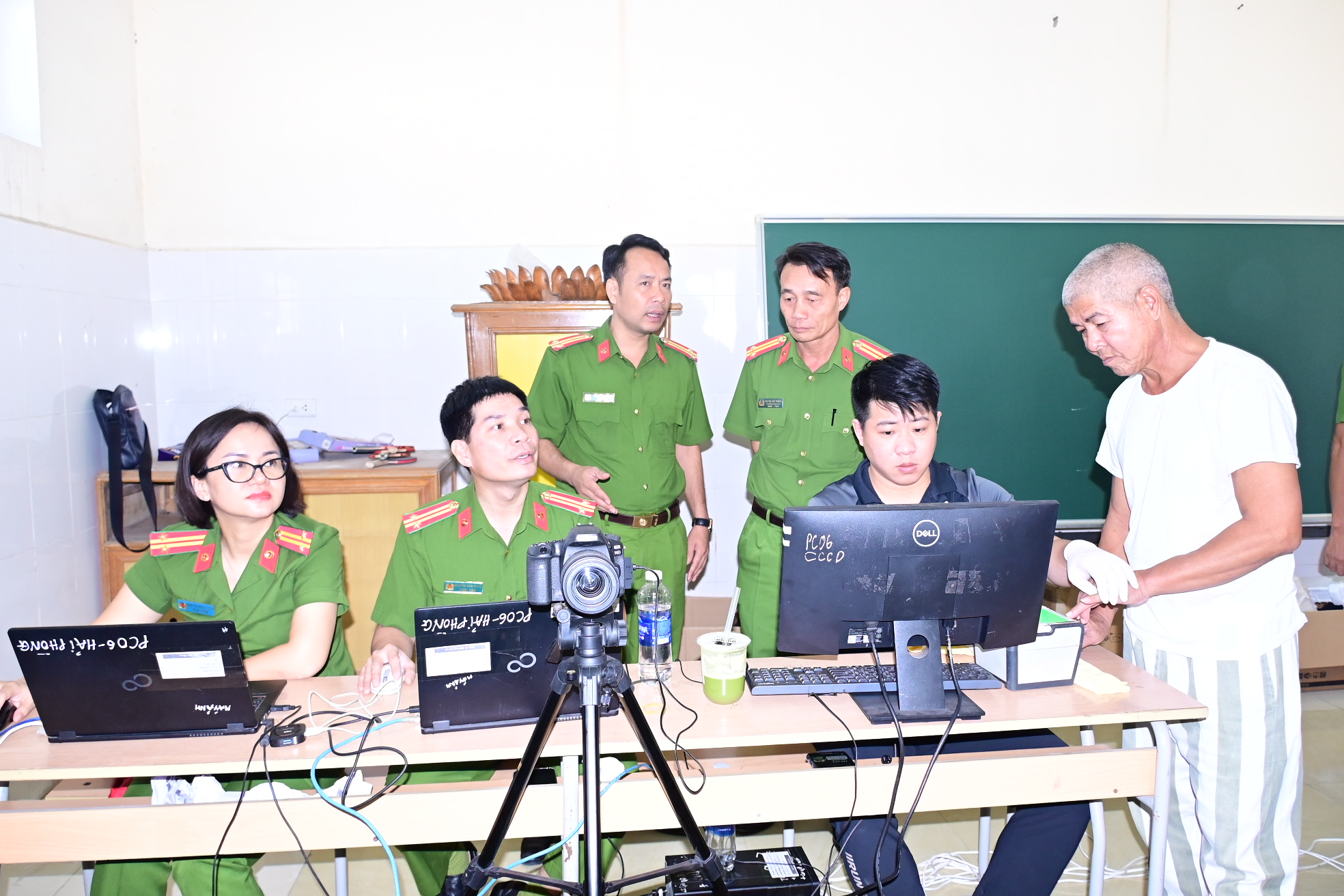 Cấp căn cước cho hơn 1.500 phạm nhân Trại giam Xuân Nguyên (Thủy Nguyên)